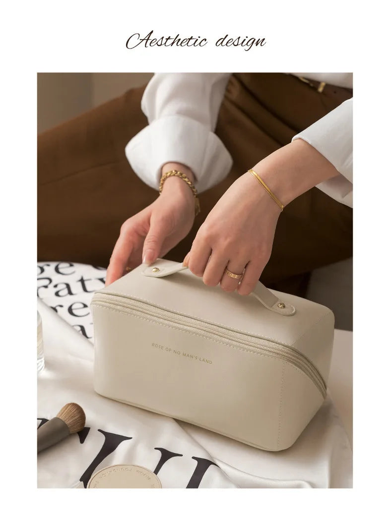 Voyan Arc Vanity Case