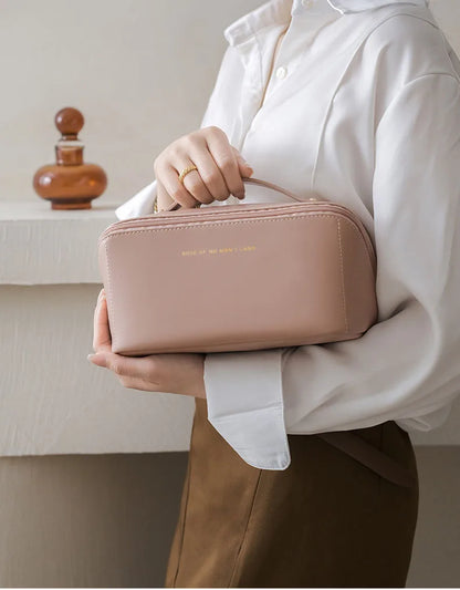 Voyan Arc Vanity Case